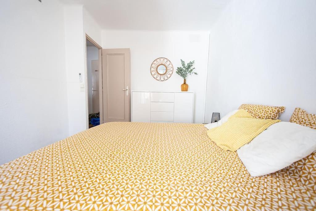Appartement T3 Climatise Centre Ville ペロル エクステリア 写真